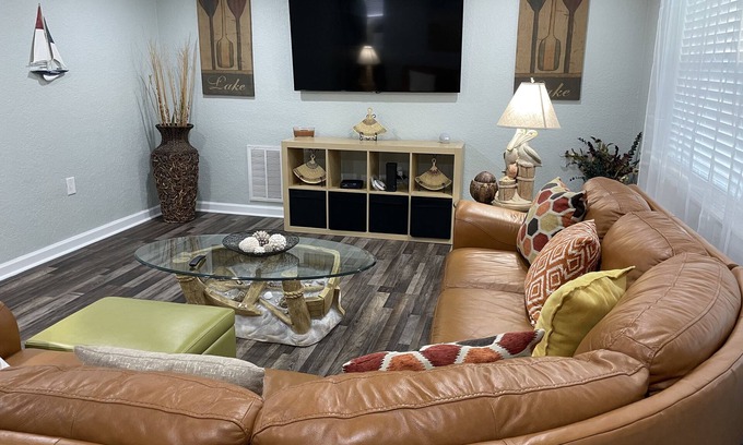 Colonial Hills House | King Bed Lovely Florida Home Near Beaches