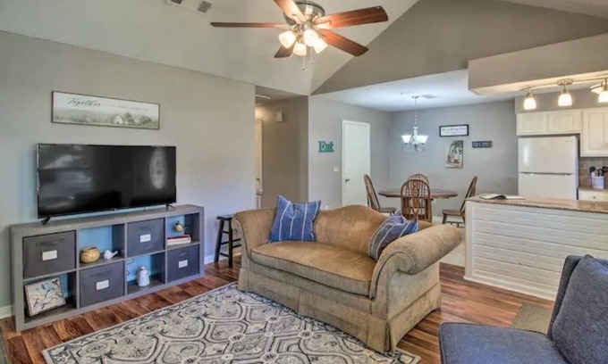 Flowood House | *King Bed* Peaceful Getaway Near the Reservoir