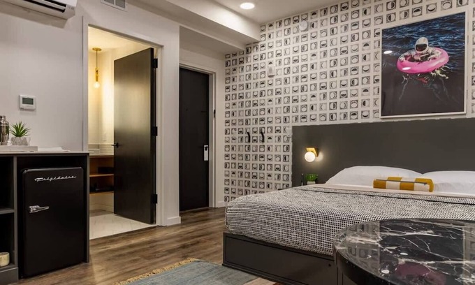 Downtown Apartment | King Bed Suites at The Finnley Hotel