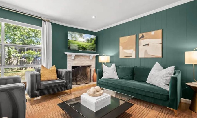 Seminary Hill House | King Beds - Xcape to a Tranquil Retreat