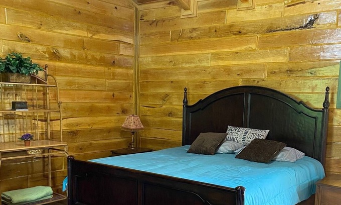 Tulsa Cabin | King Cabin