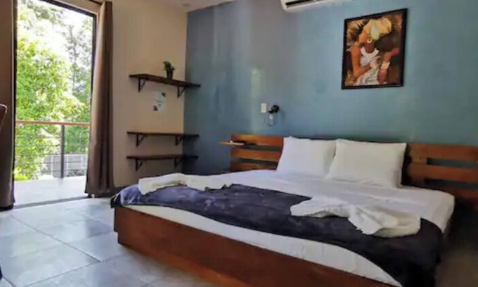 Puerto Viejo de Talamanca Apartment | King Size Bed Cozy Studio Full Kitchen Pool Side Near Beach - 201