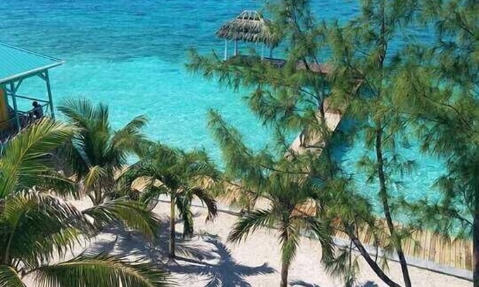Placencia Hotel | King Lewey's Island Resort