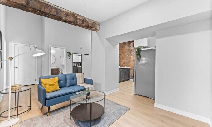 Peterborough Apartment | King Loft Vaulted Ceilings DT Peterborough