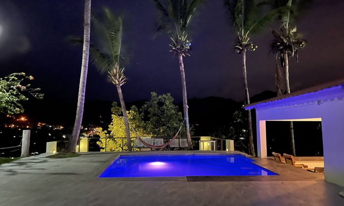 Cambita El Pueblecito House | King Ranch villas - hilltop cabin with 22 person jacuzzi