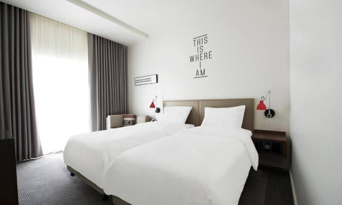 Za'abeel 2 Apartment | King Room Near Civil Defance Downtown by E R