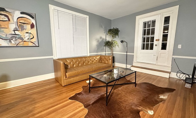 Pimlico Good Neighbors Apartment | King's Retreat in Historic Mount Washington
