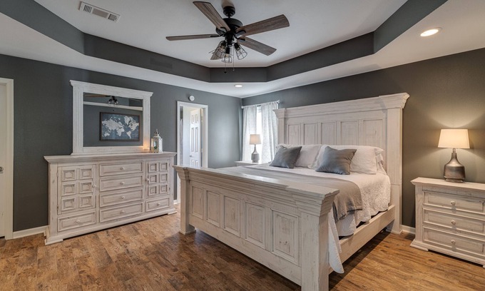 Fairbanks House | KING SIZE BED! Private Country Home - 3 Bed 2.5 Bath