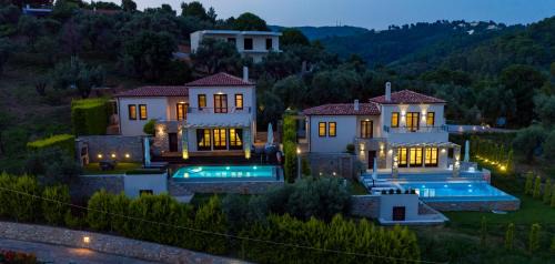 Skiathos Villa | King Size Villas