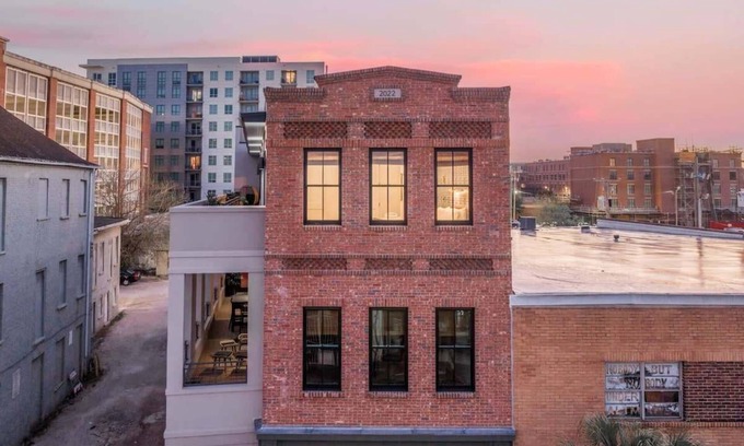 Cannonborough Elliotborough Apartment | King St. Manor | Luxury Penthouse - King St Views!