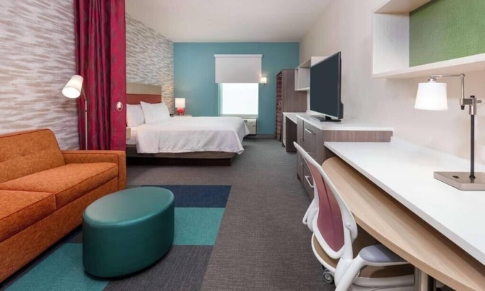 Orlando Apartment | King Studio Suite Near Jungle Boys ORL