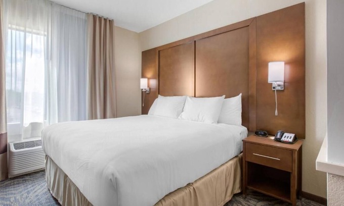 Franklin Park Apartment | King Suite - Accessible/Non-Smoking
