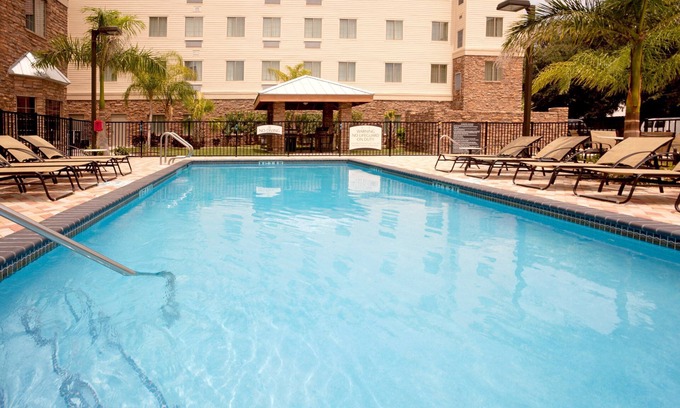McAllen Condo | King Suite. Free Breakfast. Outdoor Pool & Hot Tub. Great for Business Travelers!