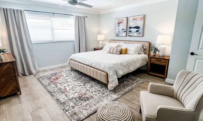 Belair Bayou House | King Suite! Heated Pool! 5 miles to beach!