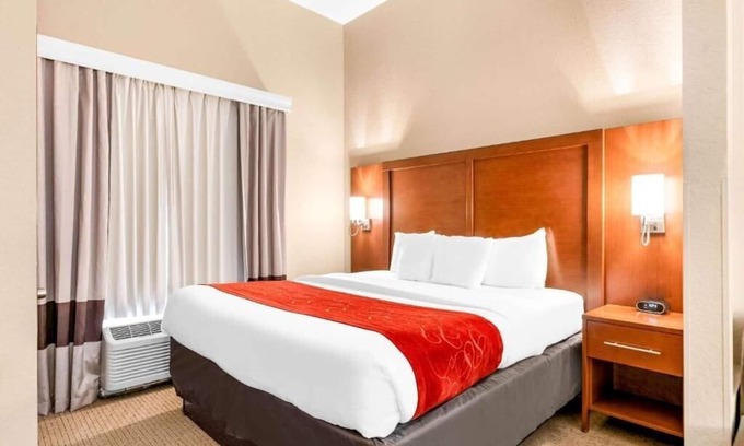 Orlando Apartment | King Suite Near Regal Marine Industries ORL