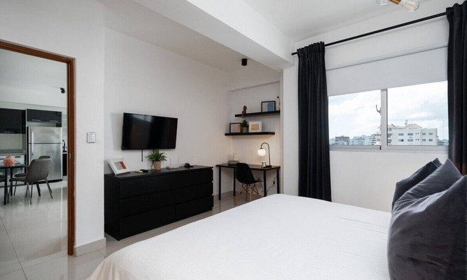 Downtown Santo Domingo Condo | KingBed-BestLocation-WiFi-Gym-CityView-YellowKey*