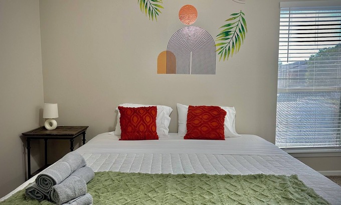 Sherman Apartment | KINGbed,pool,great location, perfect for workers