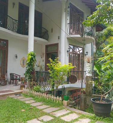 Anniwatta Apartment | Kingfisher nest
