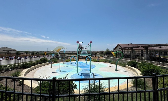 Medina Valley House | Kinglsey Oasis – The Perfect Family Getaway w/Resort Amenities, Pet Friendly!