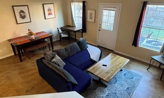 San Antonio House | Kings CAMP: 3 Bedroom SeaWorld, RIM, Medical & BMT