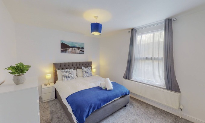 Gillingham House | Kings House 4 Bedroom Home, Gillingham
