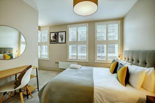 Trafford Apartment | Kingsway