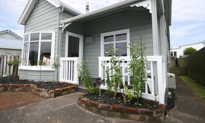 New Plymouth House | Kingwell Cottage - New Plymouth Holiday Home