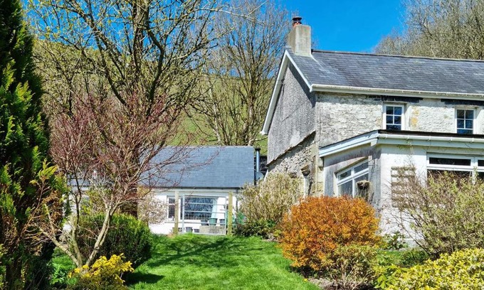 Pont-ar-gothi House | Kinloch Cottage