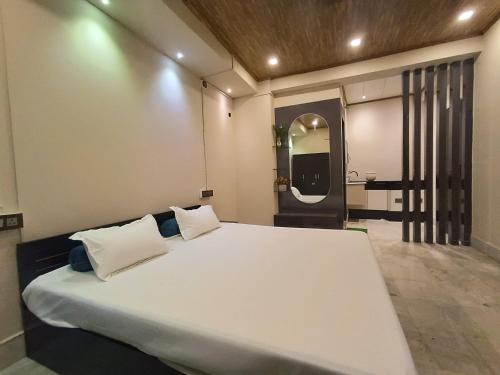 Sualkuchi House | Kinza by city rooms