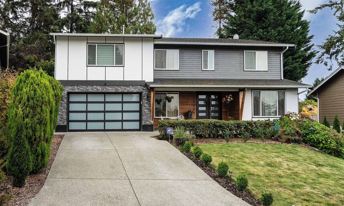 North Rose Hill House | Kirkland Home with 2 Queen Beds - Totem Lake Village