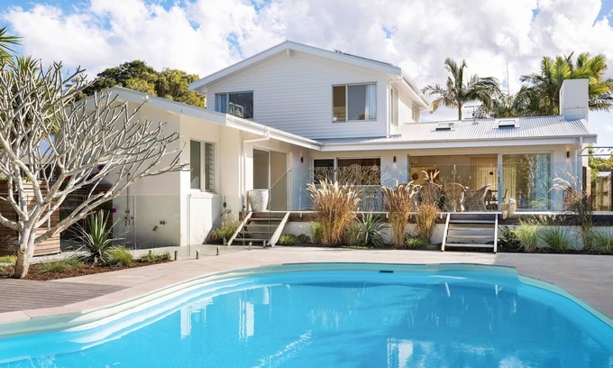 Suffolk Park House | Kirra Beach House - relax in pool & sauna