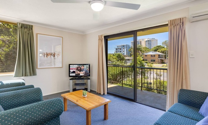 Coolangatta Apartment | Kirra Belle 2 - Central Kirra - Pet Friendly!