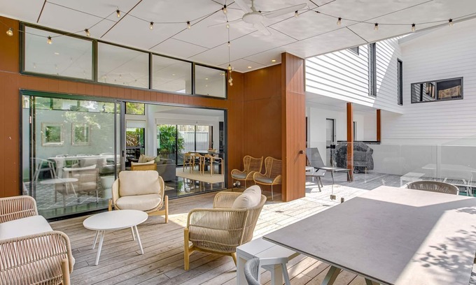 Coolangatta House | Kirra Bliss - Luxurious and Modern Beach House