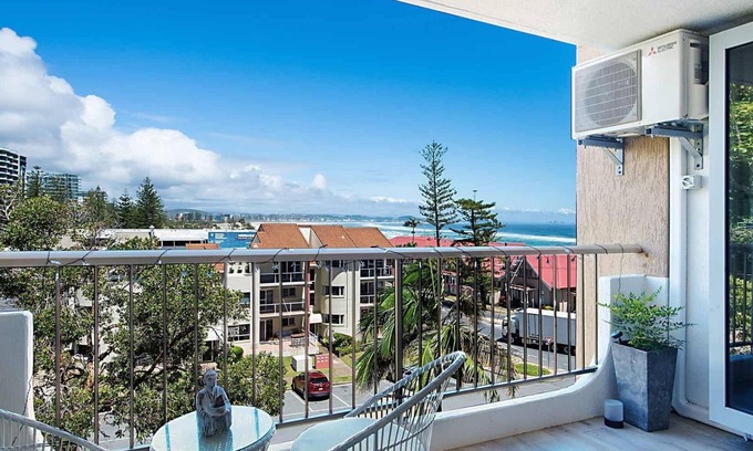 Coolangatta Apartment | Kirra Gardens 15 on Kirra Point Beachfront - Min. 3 night stays!