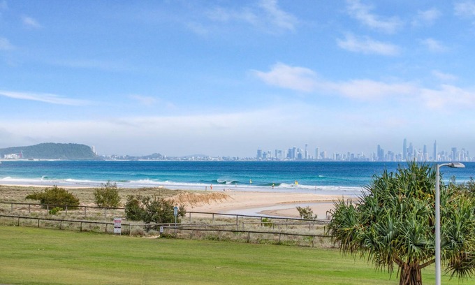 Coolangatta Apartment | Kirra Vista 9 - Kirra Beachfront - Min. 3 night stays!