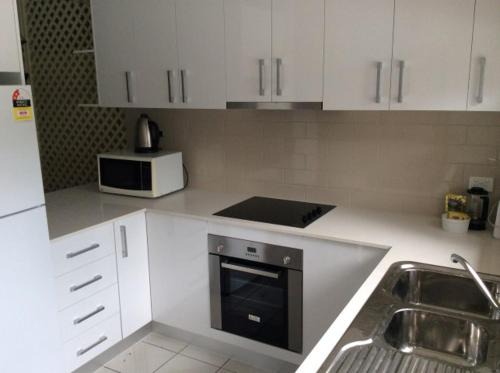 Wongaling Beach Apartment | Kirrama 4