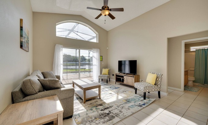 Seasons House | Kissimmee Getaway w/Pool ~ 7 Mi to Disney!