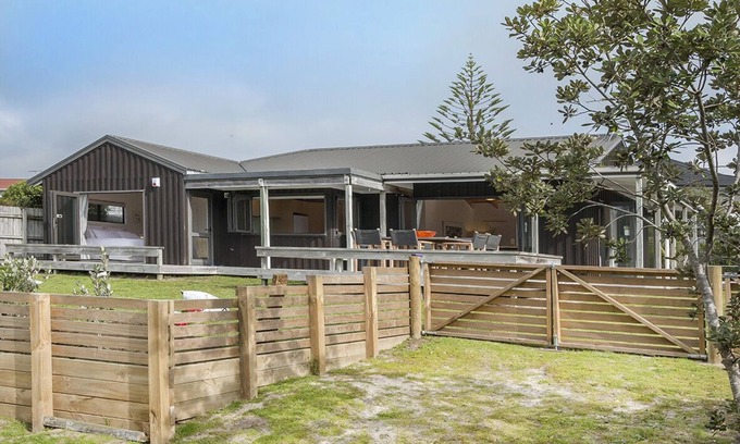 Omaha House | Kitty's Gem, North end with views!