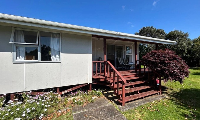 Matapouri House | Kiwi Classic - Matapouri Bay