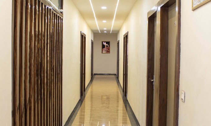 Indore Hotel | Kiwi Inn Hotel