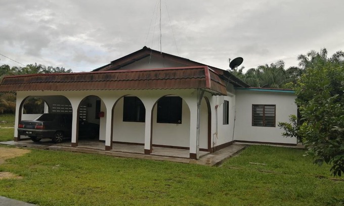 Johor House | KJS Homestay, Layang-Layang, Johor