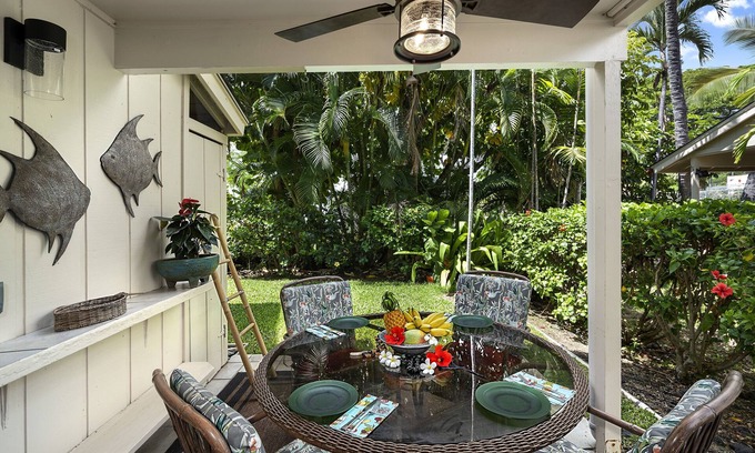 Kahaluu Bay Condo | KKSR#10 BEAUTIFUL CORNER TOWNHOME, STEPS FROM THE BEACH, AIR CONDITONING!