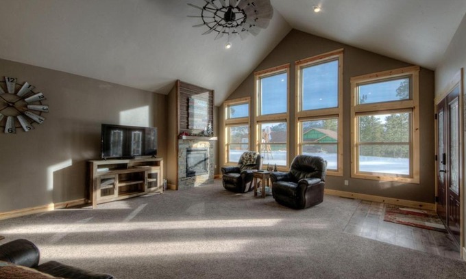 Deadwood House | Klassy Lodge