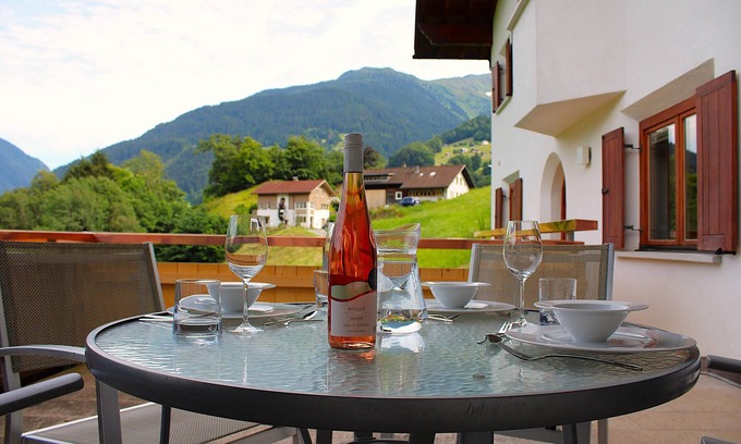 Tschagguns Apartment | Kleiner Turm 2 ist Eine Ruhige Ferienwohnung mit Terasse und Ausblick