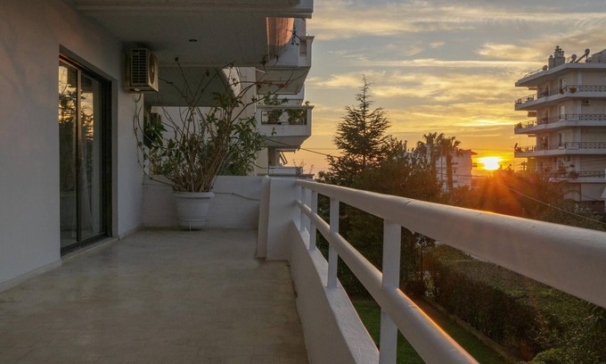 Glyfada Apartment | Kleio - Spacious Apartment in Glyfada