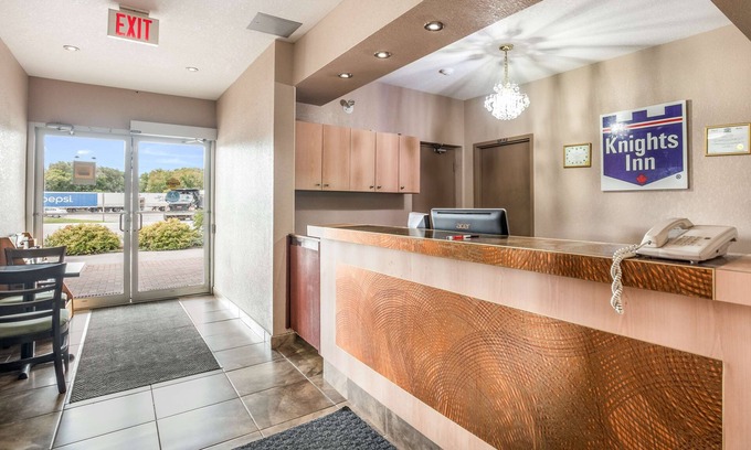 Orillia Hotel | Knights Inn Orillia