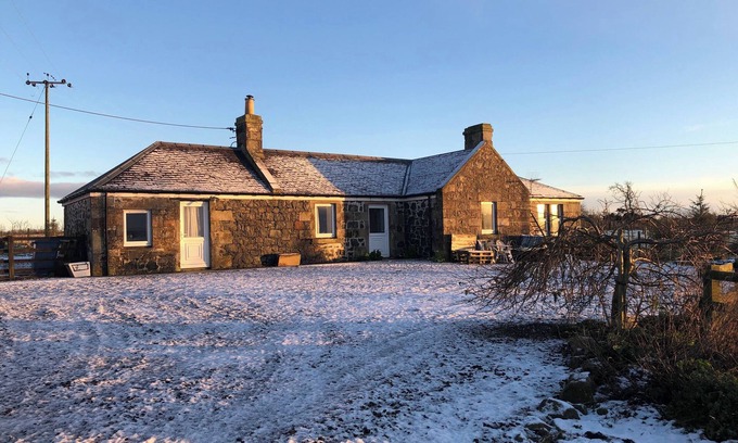 Pittenweem Cottage | KNIGHTSWARD FARM, pet friendly, with open fire in Anstruther