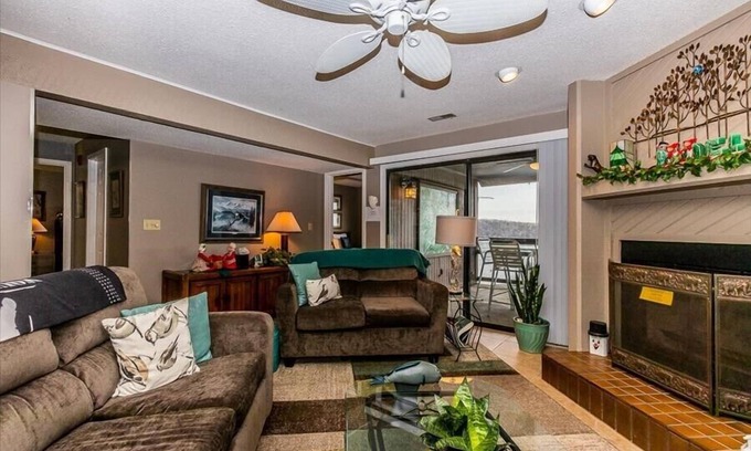 Osage Beach Condo | Knolls 1422 in Outstanding panoramic view of the lake's main channel!