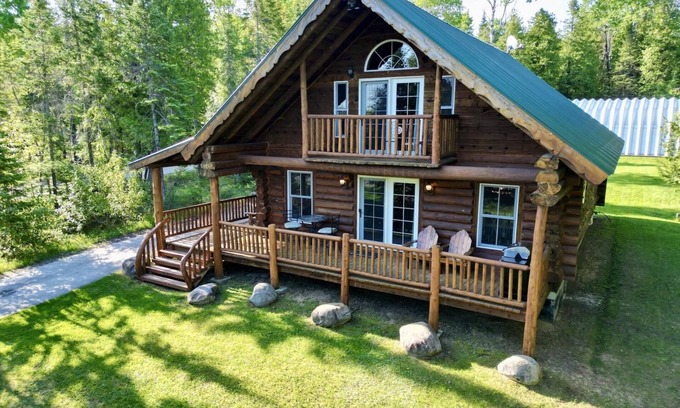 Drummond House | Knots Landing on Drummond Island