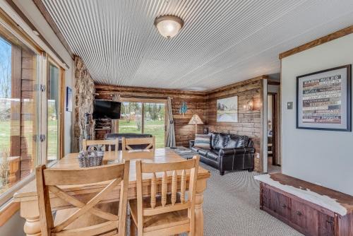 Clark House | Knotty Pine